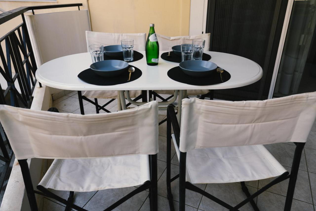 Spacious Apartment Close To The Sea And The City Center Athens Exterior photo