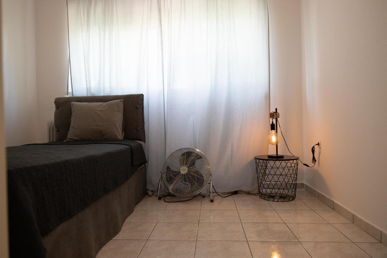 Spacious Apartment Close To The Sea And The City Center Athens Exterior photo